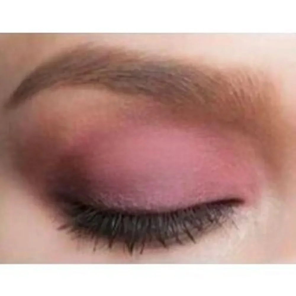 🔺️NIB Focallure Soft Pink Long-Lasting Waterproof Matte Eyeshadow Pencil